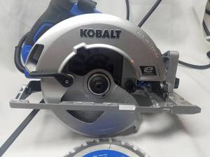 lot 2 image: Kobalt 7-14-in Corded Circular Saw with Brake Magnesium Shoe (No Case)