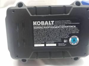 lot 56 image: Kobalt KDD 524B-03 24-Volt Max 12-in Brushless Cordless Drill, 24v Battery, Charger