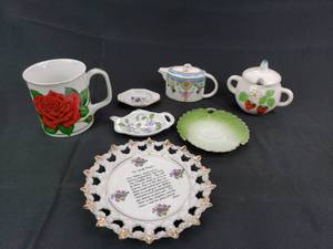 lot 3 image: Decorative Collectible Cup Plates and Teapot