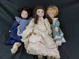 lot 46 image: 3 Porcelain Dolls