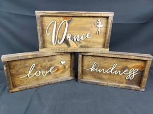lot 70 image: Decorative Wood Crafts Inspirational Sign