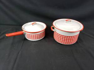 lot 80 image: Enamelware Pot and Pan