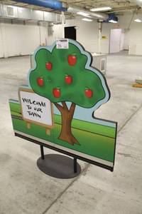 lot 26 image: Welcome To Our Town 2-Sided Display Sign