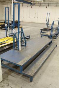 lot 9 image: Commercial Metal Steps with Platform and 3-Step Staircase