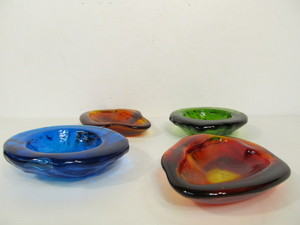 lot 259 image: Great Lot of 4 Vintage Mid Century BLENKO Heavy Free Form Glass Trays