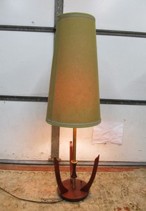 lot 265 image: Vintage Mid Century Persall Style Danish Teak Floor Lamp