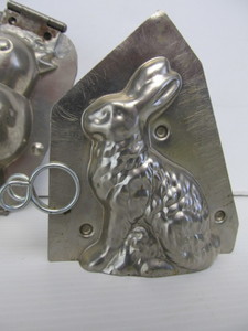 lot 272 image: Lot of 4 Vintage Aluminum Chocolate Molds