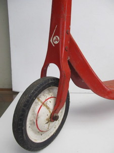 lot 5 image: Vintage 1950s-60s Red Metal Scooter wKickstand & Foot Brake