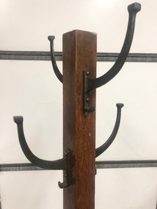 lot 2 image: Antique Arts & Crafts Stickley Style Quartersawn Oak Coat Rack