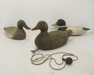 lot 28 image: 3 Vintage Carved & Painted Wooden Duck Decoys