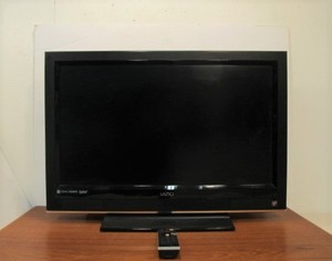 lot 40 image: working Vizio Flat Screen TV w Complete Samsung Home Theater System
