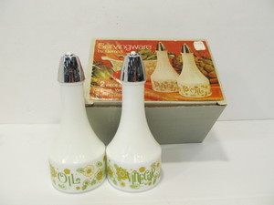 lot 44 image: New in Box Vintage Gemco Oil & Vinegar Set
