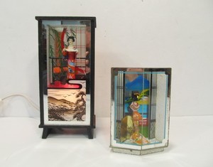 lot 46 image: 2 Small vintage Japanese Geisha Girl Displays - One Lighted