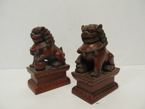 lot 47 image: Pair of Small Chinese Foo Dog Statues