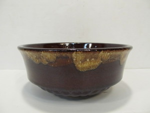 lot 50 image: Vintage Robinson Ransbottom Twist Design Brown Glaze Stoneware Bowl