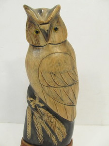 lot 93 image: Vintage Hand Carved Genuine Buffalo Horn Owl Sculpture