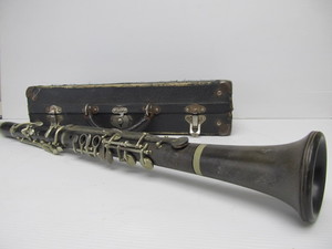 lot 89 image: Vintage MASSON Clarinet wCase