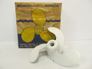 lot 104 image: Vintage Michigan Machine-Pitched Boat Propeller wOriginal Box