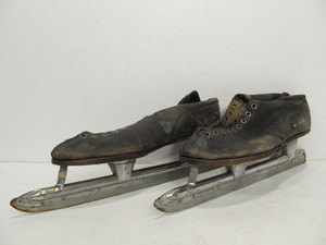 lot 106 image: Pair of Antique FRED JOHNSON Leather Ice King Ice Skates