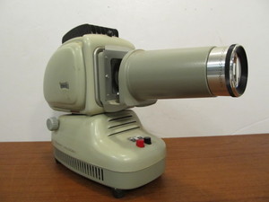 lot 113 image: Vintage PRINZ West German Projector