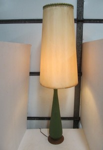 lot 119 image: Large Signed Mid Century PLASTO Table Lamp