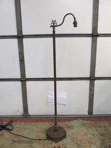 lot 96 image: Antique MONARCH Lamp Company Bridge Floor Lamp