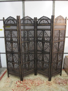 lot 98 image: Nice Vintage 4-Panel Carved Pierced Wood Room Divider Screen