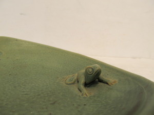 lot 158 image: Vintage Art Pottery Frog on Lily Pad Small Trinket Tray