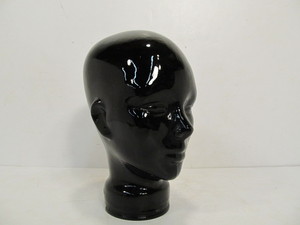 lot 145 image: Vintage Black Glass Life-Size Mannequin Head Sculpture