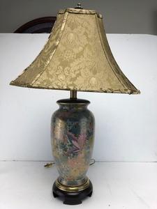 lot 181 image: Very Nice Vintage Oriental Style FREDERICK COOPER Table Lamp
