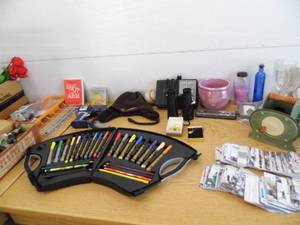 lot 12 image: Avon Gifts - Card Shuffler - Chopper