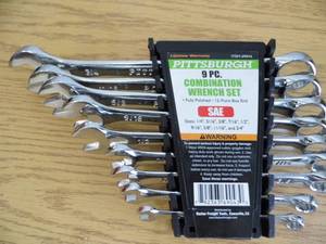 lot 16 image: Wrench Set