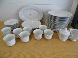 lot 25 image: Nasco China Sweet Afton