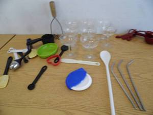 lot 27 image: Vintage Champagne Glasses