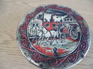 lot 42 image: Tin of Buttons