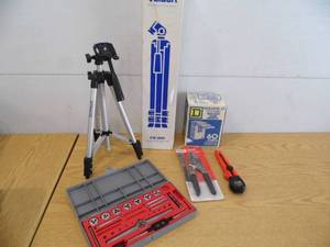 lot 48 image: Tripods - tap N Die
