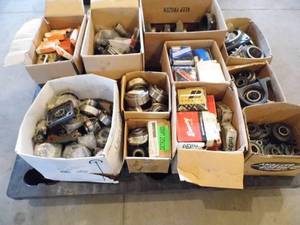 lot 100 image: Pallet of New Automotive Parts