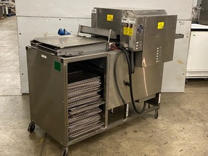 lot 3 image: Belshaw ThermoGlaze Donut Machine