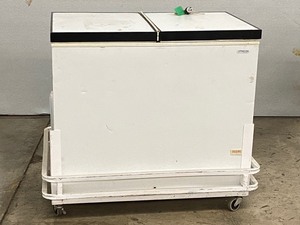 lot 15 image: Fricon Rolling Freezer  Refrigerator