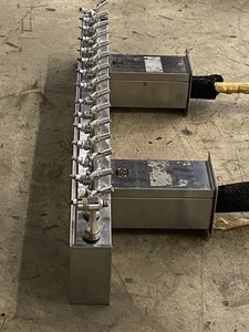 lot 18 image: 16-Place Tap Dispenser