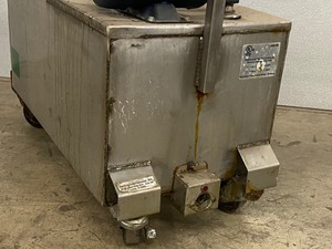 lot 23 image: Commercial Cooking Oil Filter System
