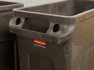 lot 42 image: Lot Of (2) Rubbermaid Trash Cans