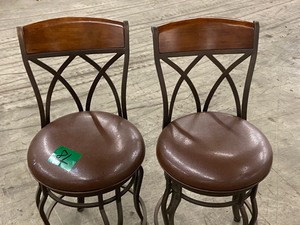 lot 78 image: (2) Matching Bar Stools