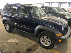 lot 17 image: 2005 Jeep Liberty Sport 4x4