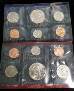 lot 24-A image: 1988 US MINT SET IN ORIGINAL PACKAGING
