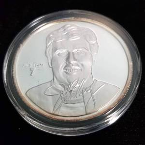 lot 12-A image: ELWAY DAVID LTD EDITION 1 TROY OZ .999 FINE SILVER NFL ROUND