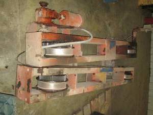 Pair of 5 ton end jacks...