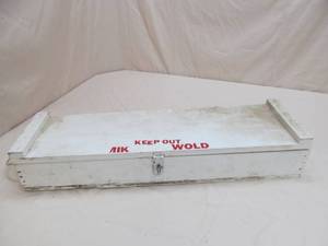 lot 27 image: wood box