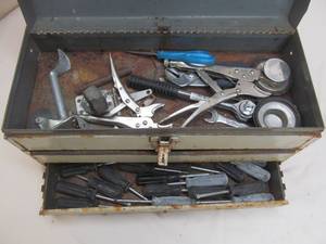 lot 33 image: tool box ,tools