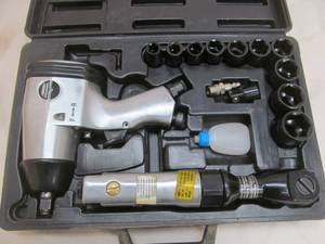 lot 39 image: Central Pneumatic air impact tool